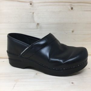 Dansko Women’s Nursing Clogs